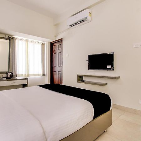 Capital O New Paradise Inn Irugur Exterior foto