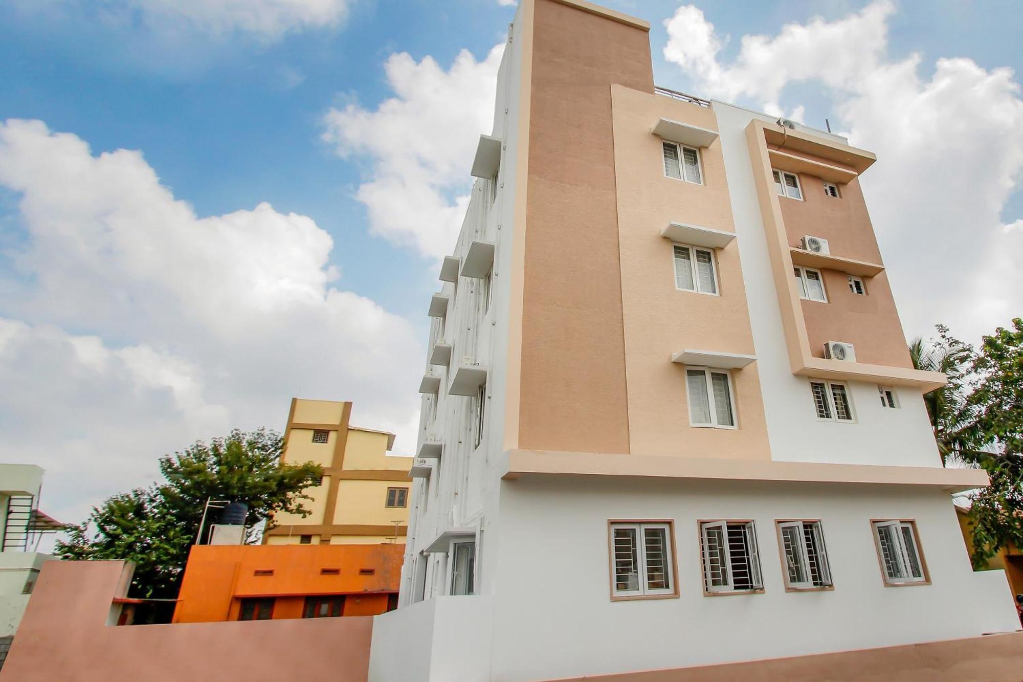 Capital O New Paradise Inn Irugur Exterior foto